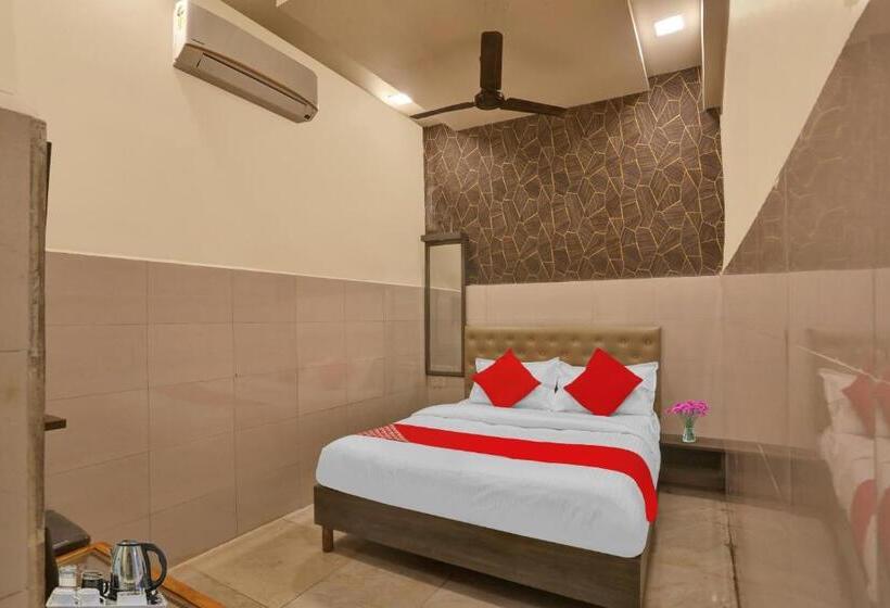 酒店 O Nandi Palace Lodging And Boarding