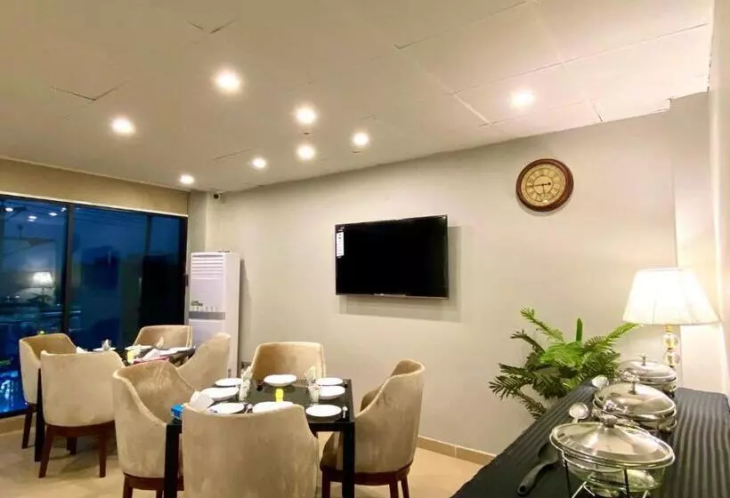 Grand Luxury Hotel Multan