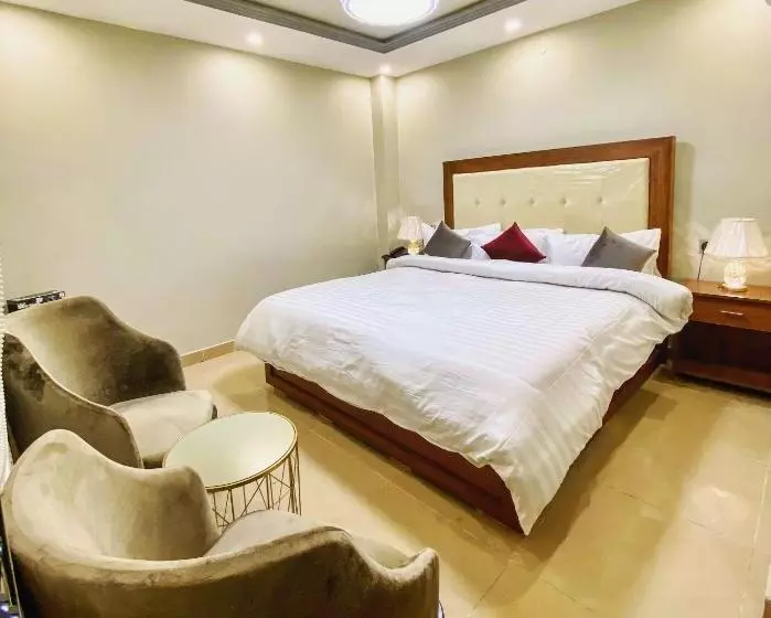 Grand Luxury Hotel Multan