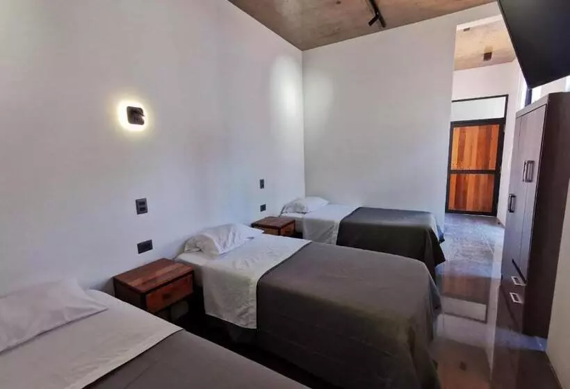 Hotelli Hostal Litoral