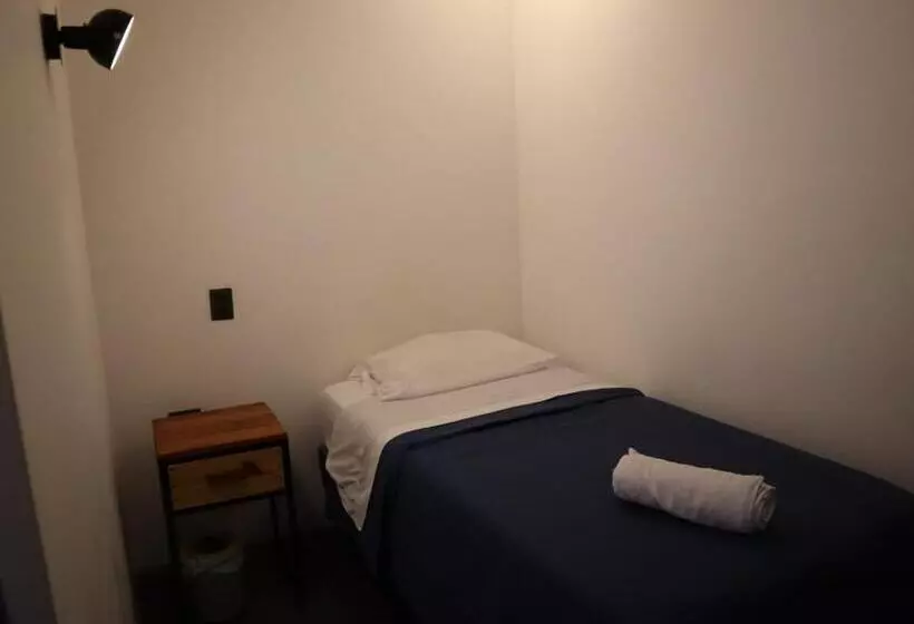 Hotelli Hostal Litoral