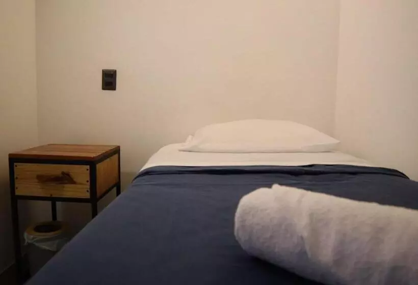 Hotelli Hostal Litoral