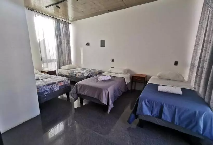 Hotelli Hostal Litoral