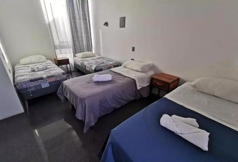 Hotelli Hostal Litoral