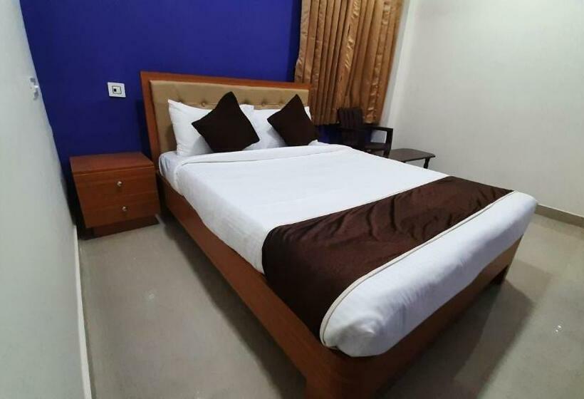 ホテル Naadi Stayinn  Premium Rooms