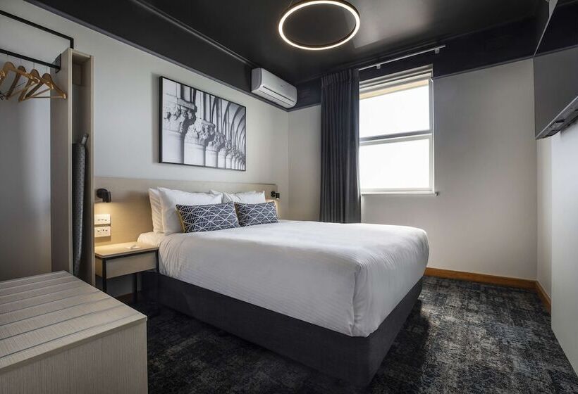 Hotel Nightcap At Empire