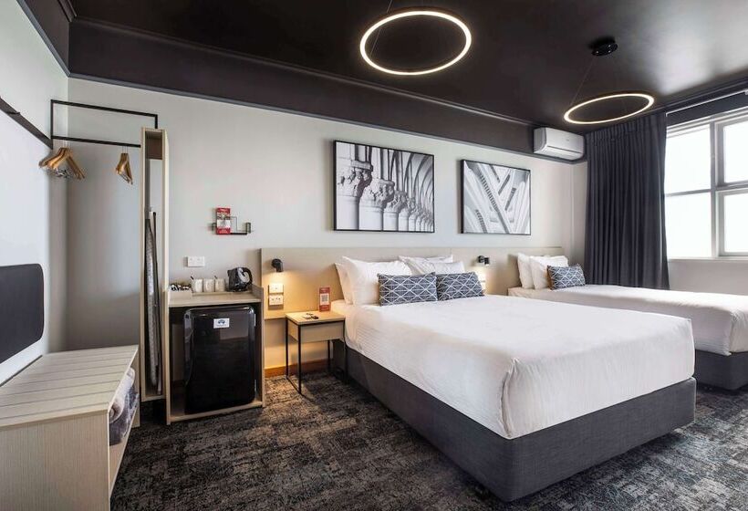 Hotel Nightcap At Empire