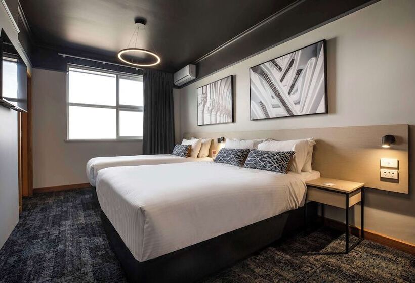 Hotel Nightcap At Empire