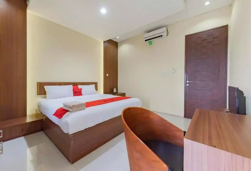ホテル Reddoorz Syariah Near Alun Alun Pelabuhan Ratu