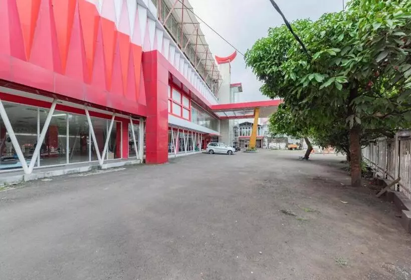ホテル Reddoorz Syariah Near Alun Alun Pelabuhan Ratu