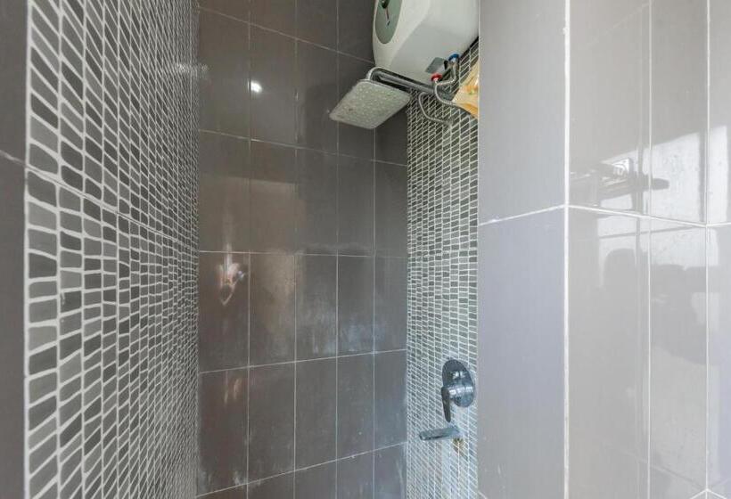 فندق Reddoorz Syariah Near Alun Alun Pelabuhan Ratu