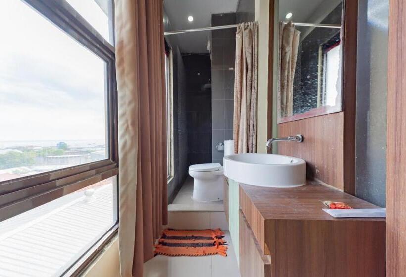 فندق Reddoorz Syariah Near Alun Alun Pelabuhan Ratu