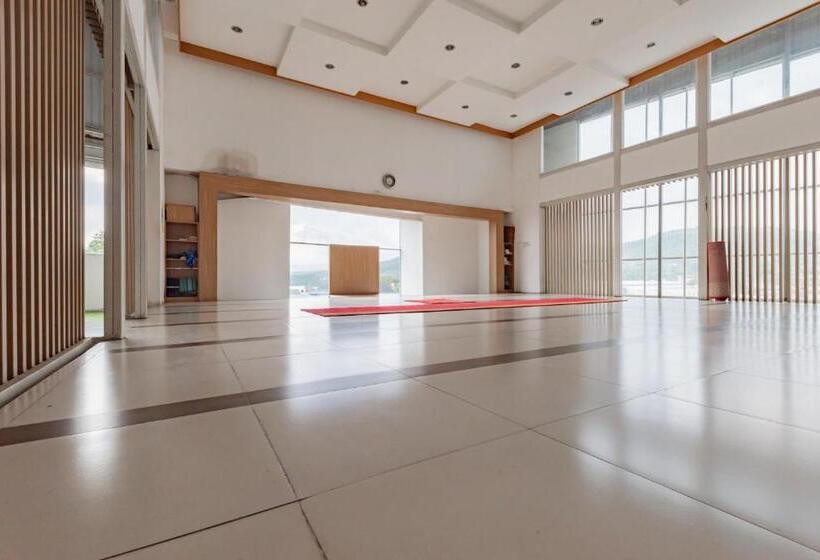 فندق Reddoorz Syariah Near Alun Alun Pelabuhan Ratu