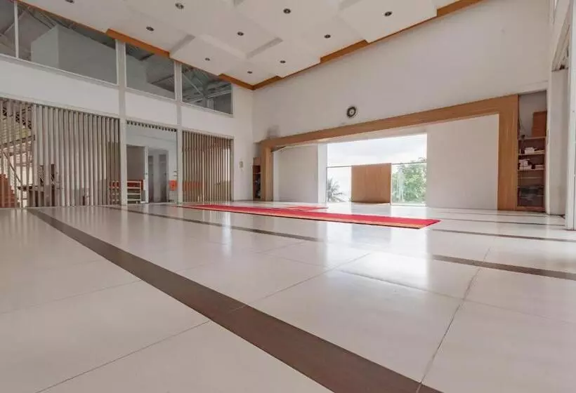 ホテル Reddoorz Syariah Near Alun Alun Pelabuhan Ratu