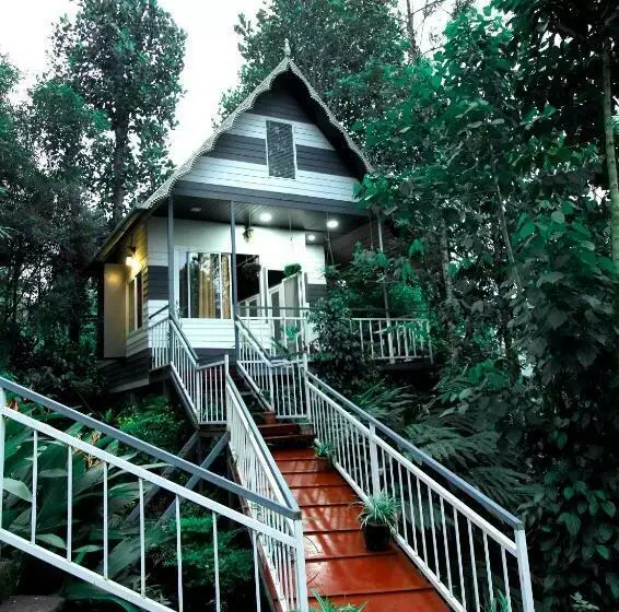 Hotelli The Wayside Cottage Munnar