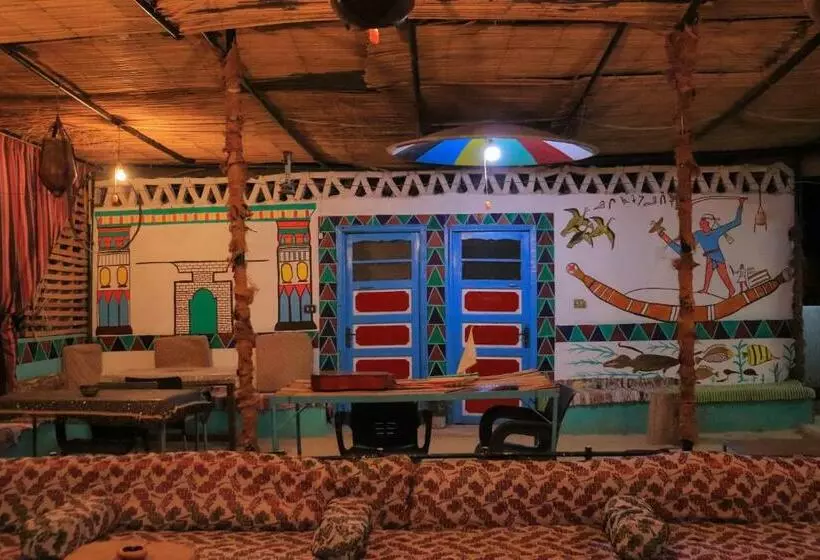 پانسیون Carmah Guest House