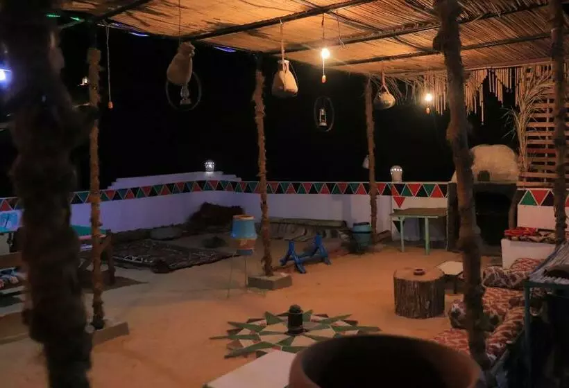 پانسیون Carmah Guest House
