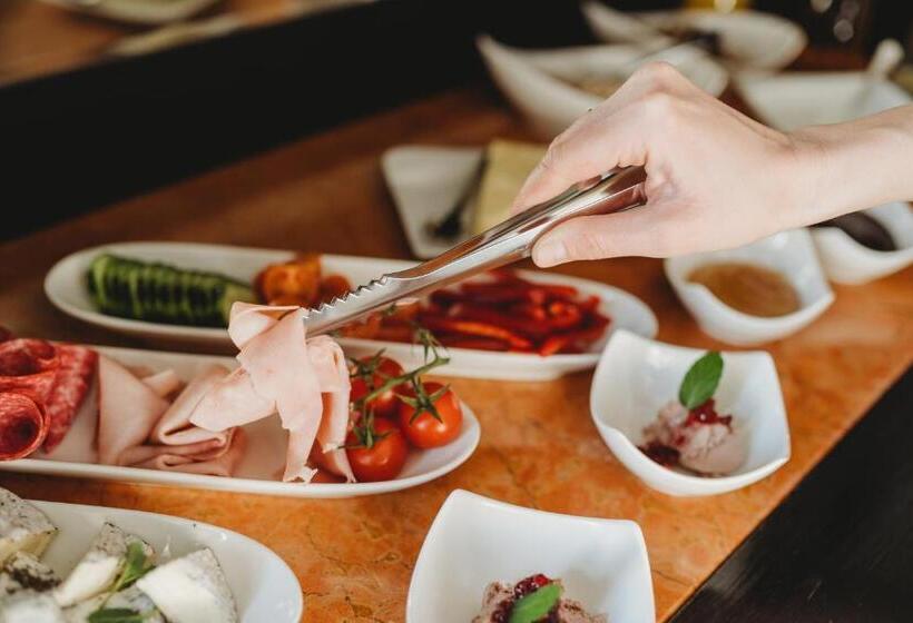 膳宿费 Penzión Familia