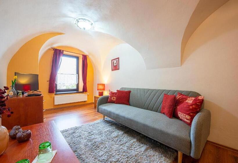 膳宿费 Penzión Familia