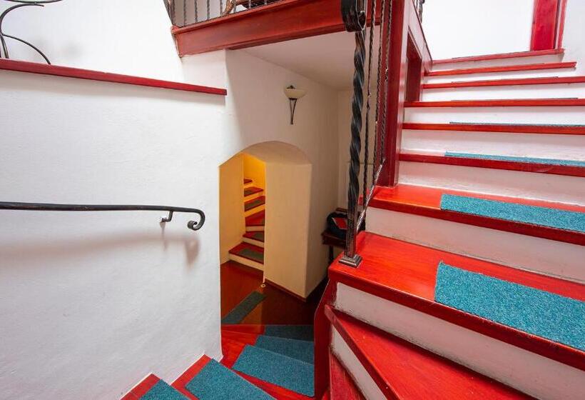 膳宿费 Penzión Familia