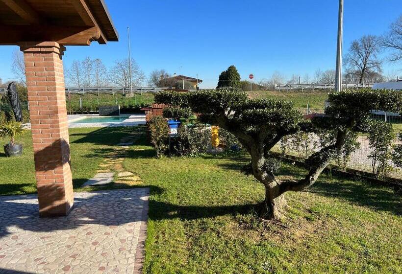 פנסיון Villa Mirella