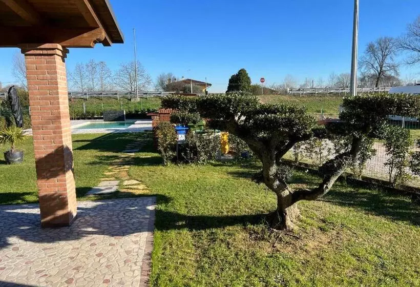 ペンション Villa Mirella