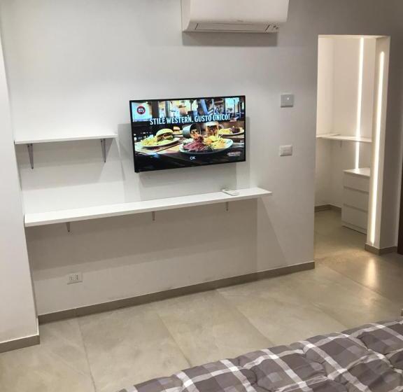 פנסיון Villa Mirella