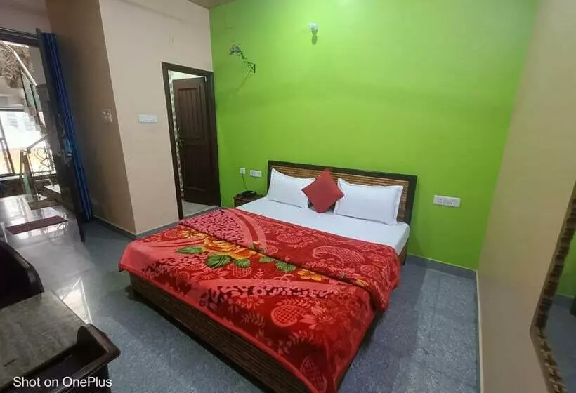 Rudraksha Hotel & Restaurant By Wb Inn