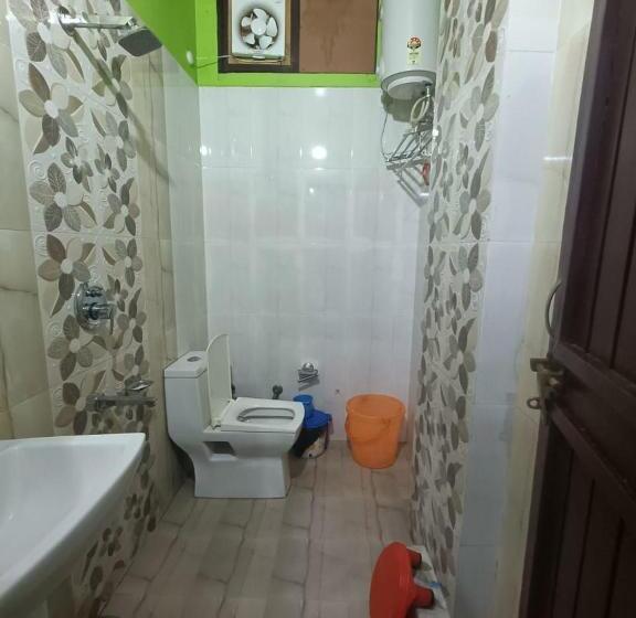 Rudraksha Hotel & Restaurant By Wb Inn