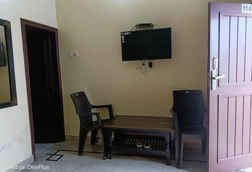 Rudraksha Hotel & Restaurant By Wb Inn