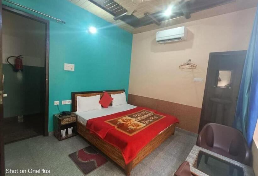 Rudraksha Hotel & Restaurant By Wb Inn