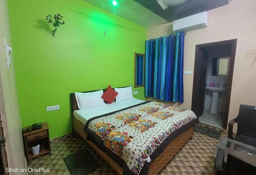 Rudraksha Hotel & Restaurant By Wb Inn