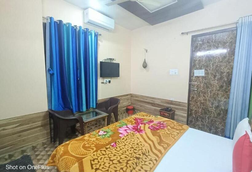 Rudraksha Hotel & Restaurant By Wb Inn