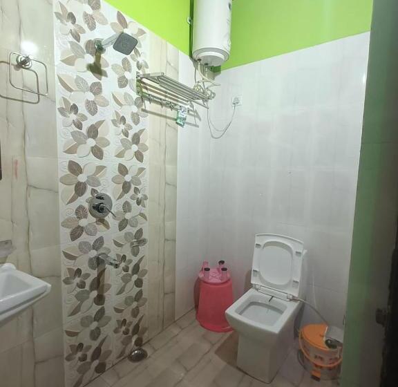 Rudraksha Hotel & Restaurant By Wb Inn