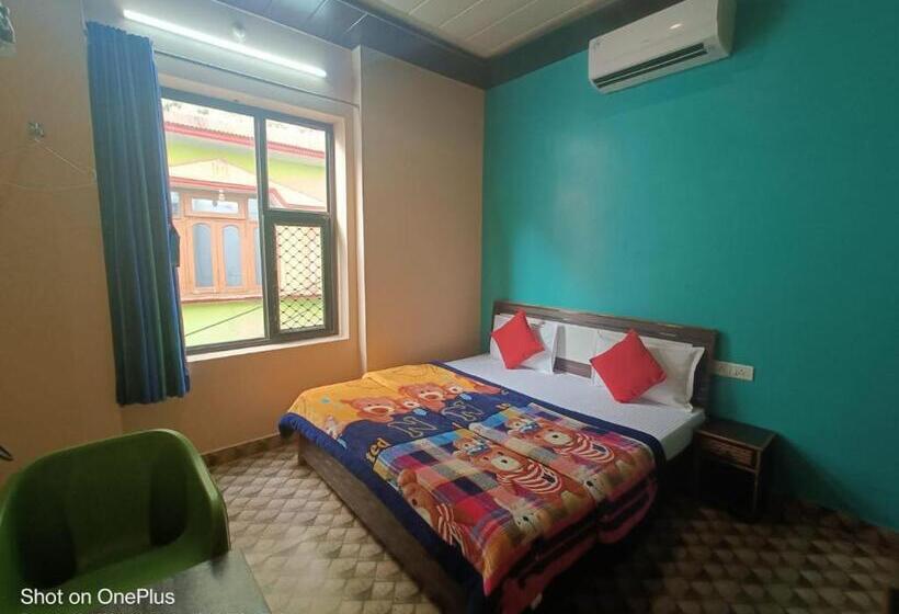 Rudraksha Hotel & Restaurant By Wb Inn