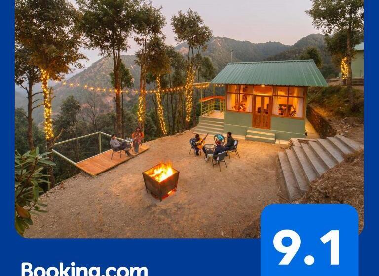 הוסטל Zostel Plus Nainital