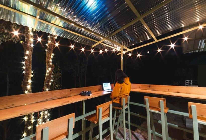 הוסטל Zostel Plus Nainital