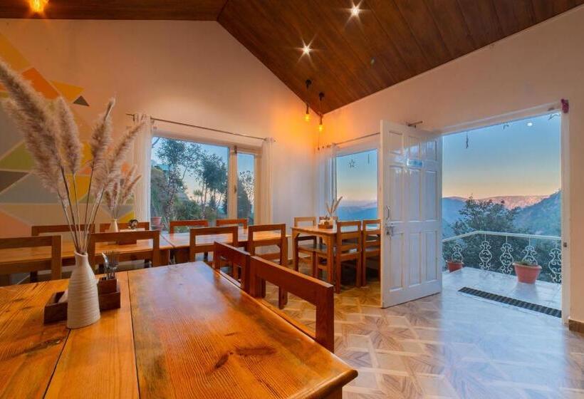 הוסטל Zostel Plus Nainital