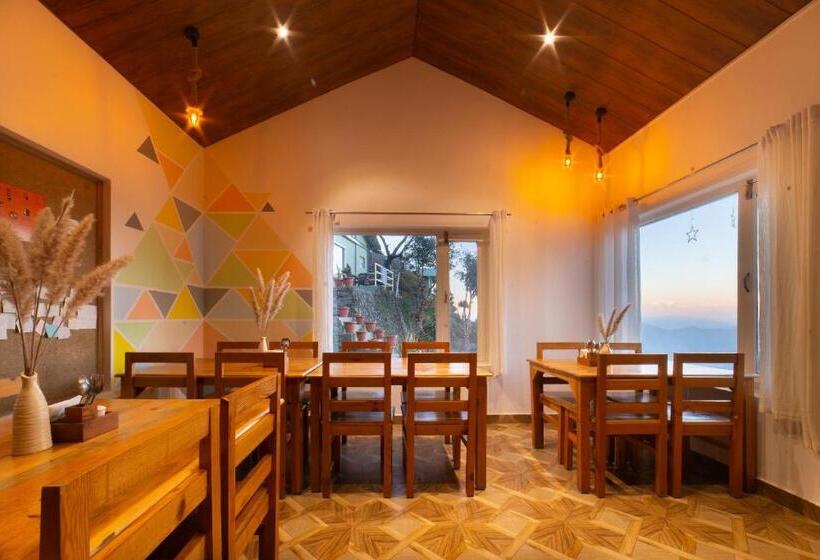 הוסטל Zostel Plus Nainital