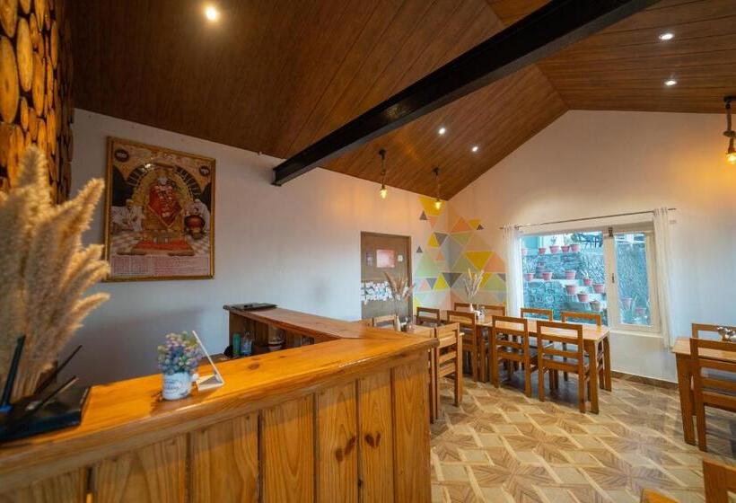 הוסטל Zostel Plus Nainital