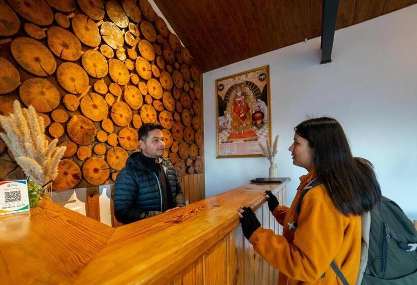 הוסטל Zostel Plus Nainital