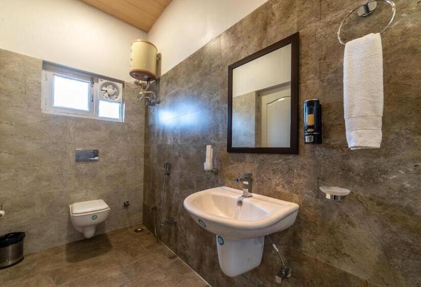 הוסטל Zostel Plus Nainital