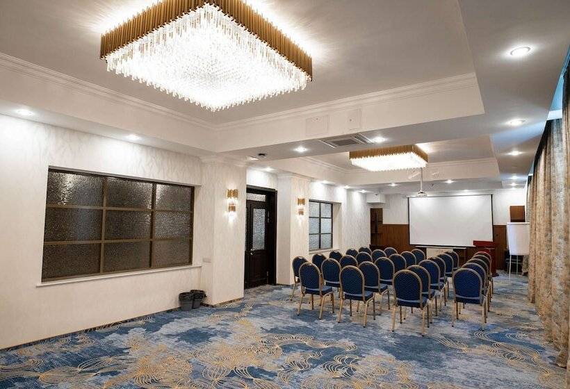 هتل Best Western Plus Oskemen