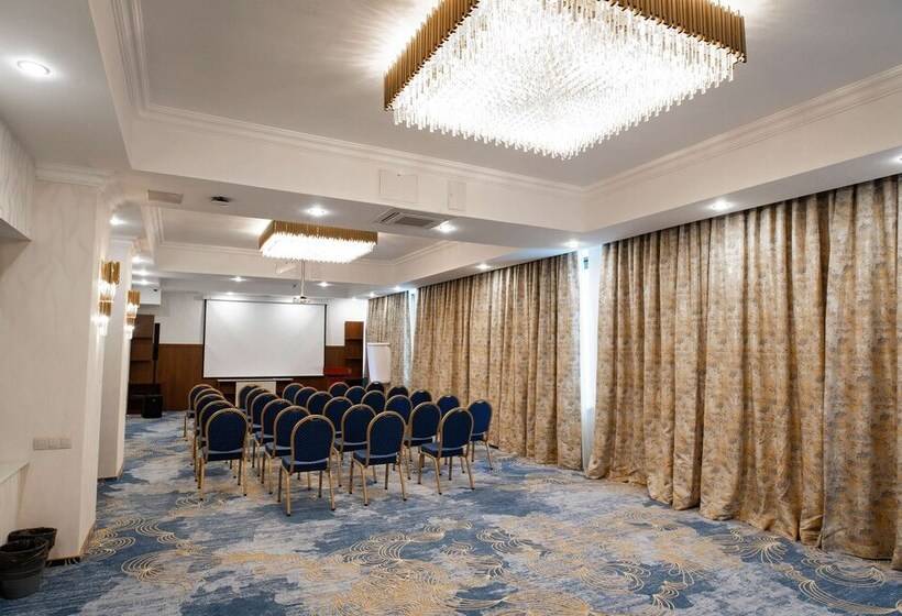 هتل Best Western Plus Oskemen