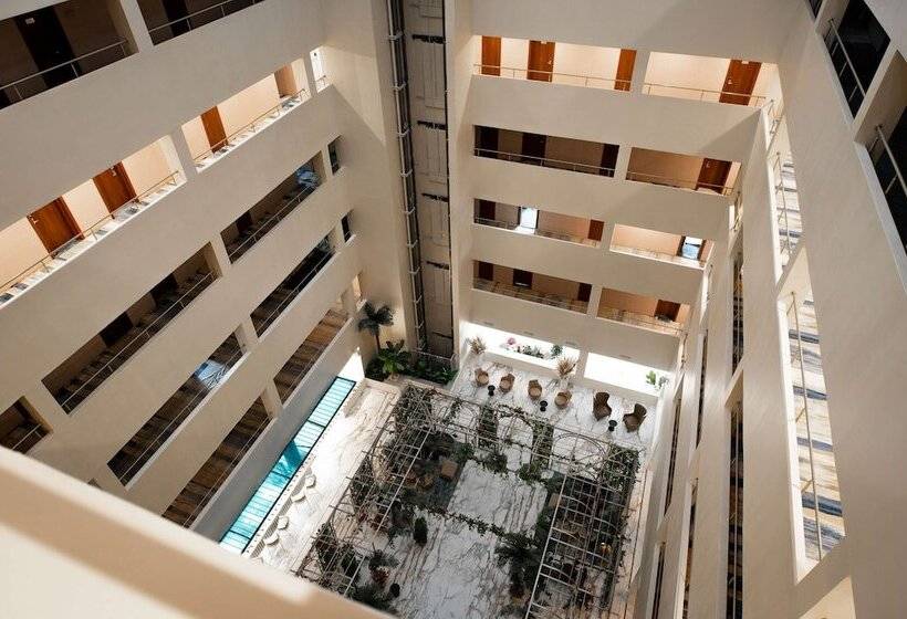 هتل Best Western Plus Oskemen