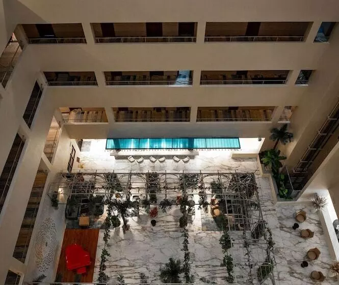 هتل Best Western Plus Oskemen