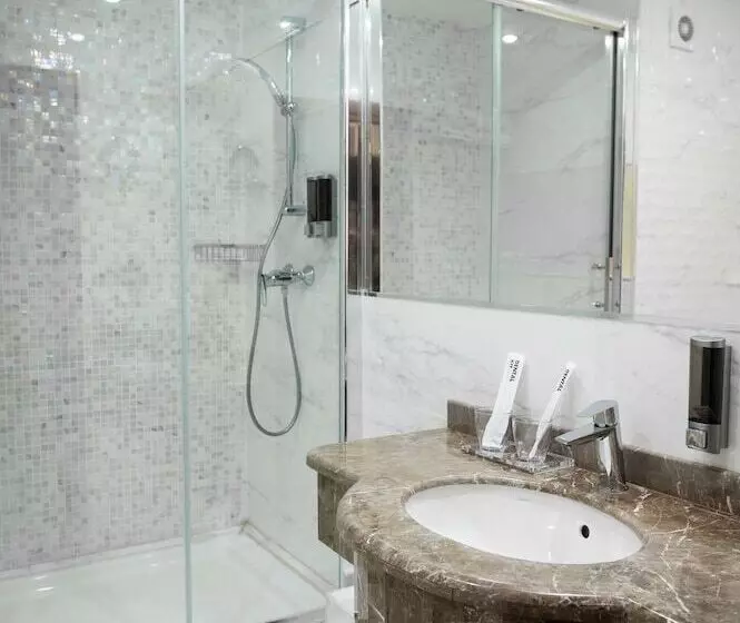 هتل Best Western Plus Oskemen