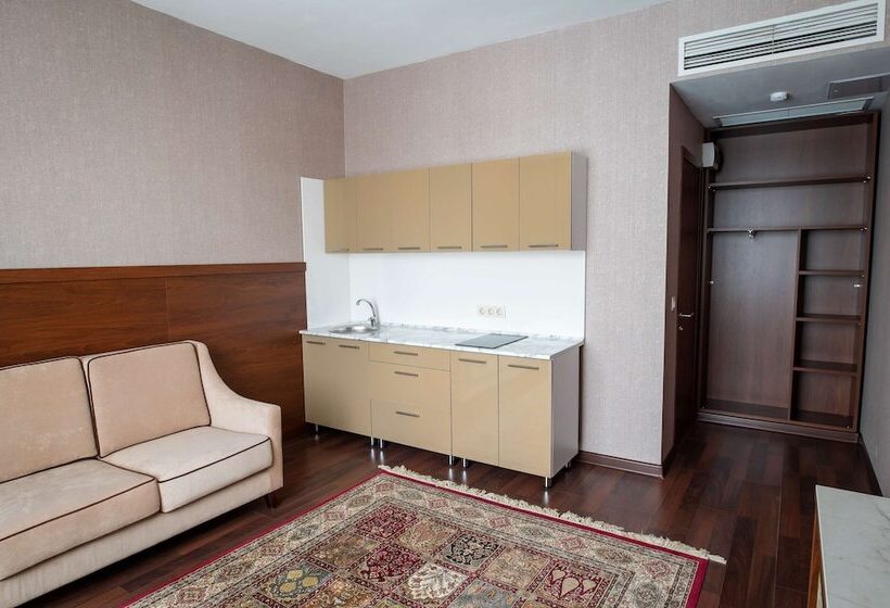 هتل Best Western Plus Oskemen
