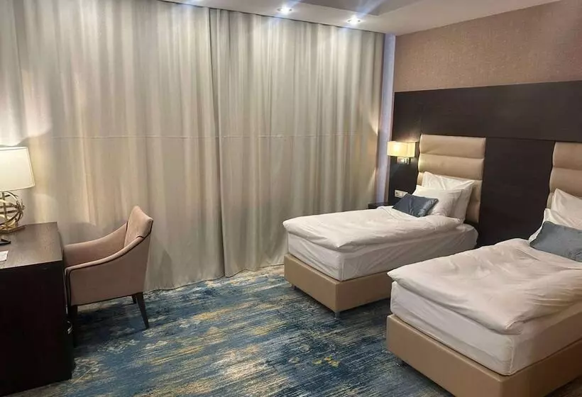 هتل Best Western Plus Oskemen