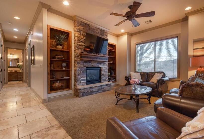 ホテル D5 Coral Springs Poolside Ground Floor 3 Bedroom Hillside View